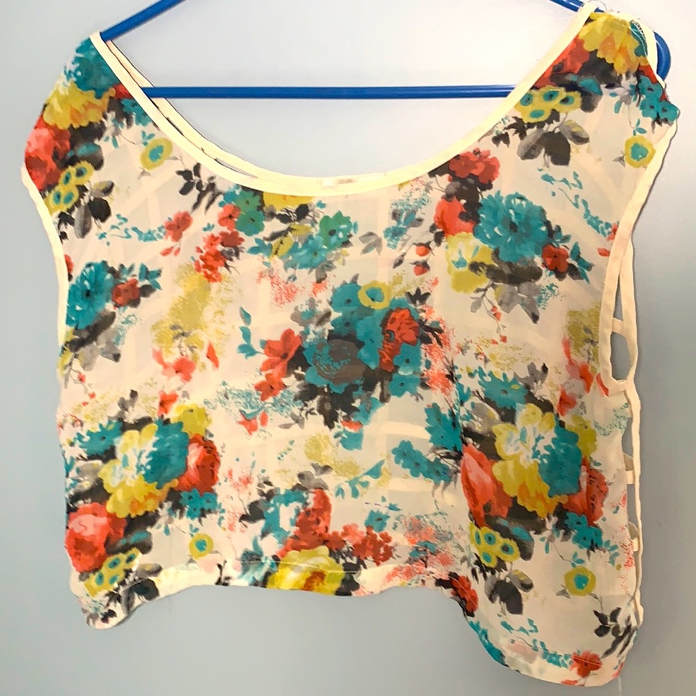 Thin cut-out shirt